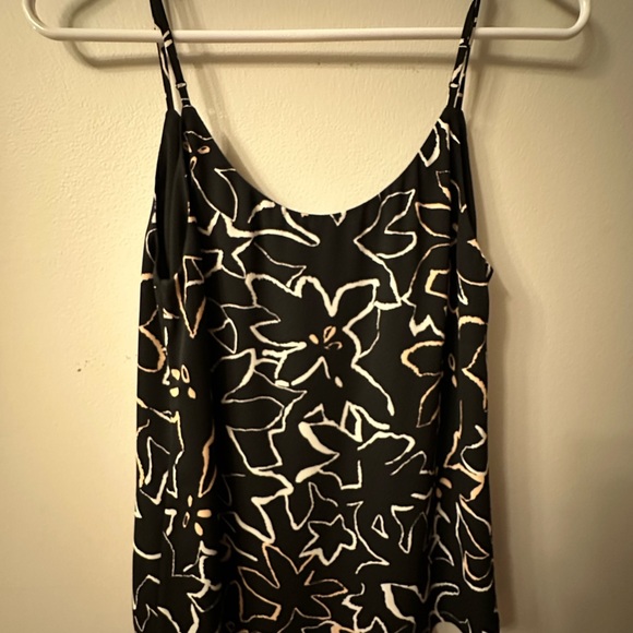 Aritzia Babaton cami size xs black print - Picture 3 of 3